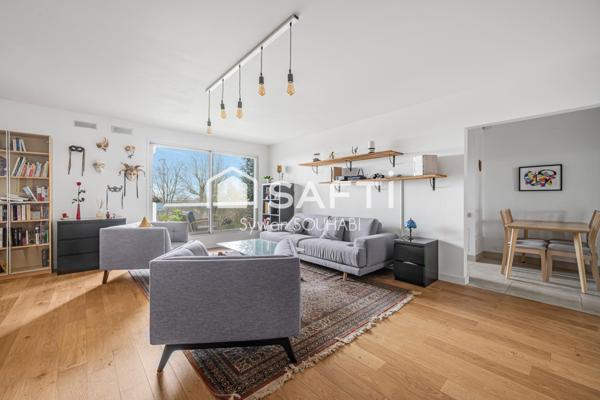 Appartement lumineux, totalement rénové en 2022 avec une vue dégagée sur Paris