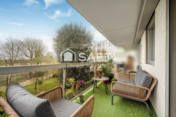 Appartement lumineux, totalement rénové en 2022 avec une vue dégagée sur Paris