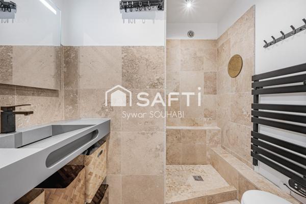 Appartement lumineux, totalement rénové en 2022 avec une vue dégagée sur Paris