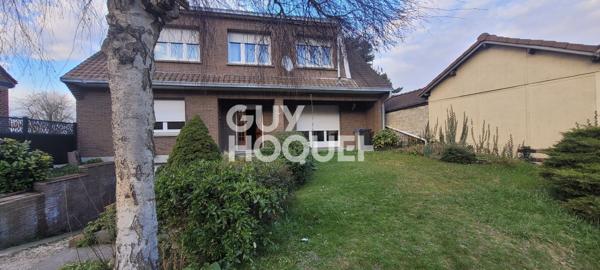 MAISON À LOUER DE 10 PIÈCES DE 172,00 M²