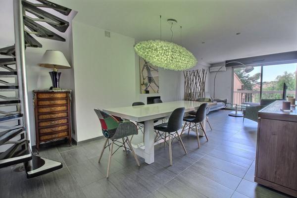 CARQUEIRANNE, T4 duplex dernier étage de 131.73 m² en surface utile