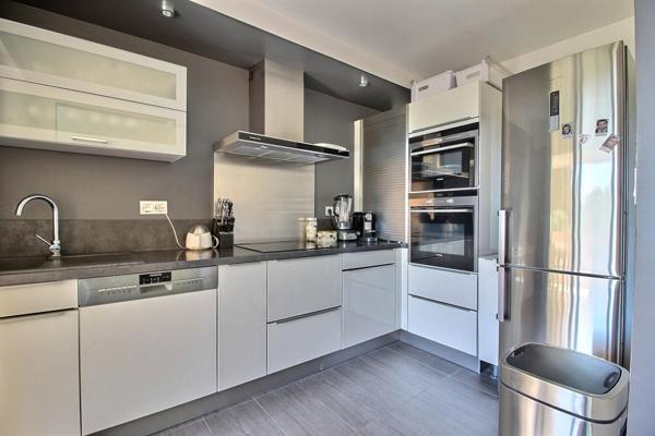 CARQUEIRANNE, T4 duplex dernier étage de 131.73 m² en surface utile