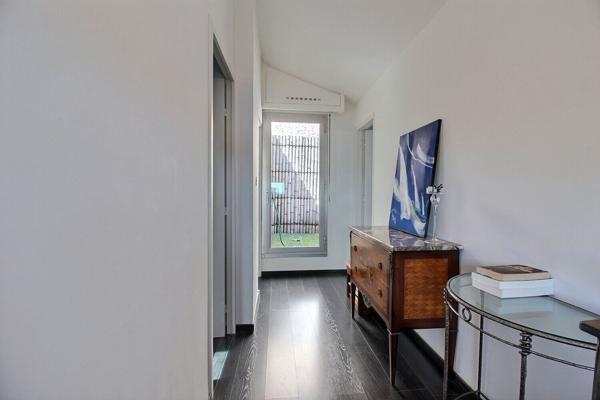 CARQUEIRANNE, T4 duplex dernier étage de 131.73 m² en surface utile