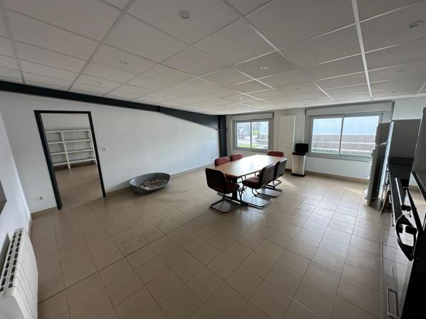 Local d'activité à vendre MIRIBEL (01)-locaux d'activité/entrepot + bureaux de 2600m2 environ, option ERP 5eme catégorie obtenue