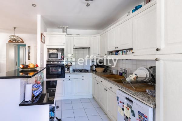 Maison
         7 pièces
        - 160 m² Bien prestige 850 000 € *
