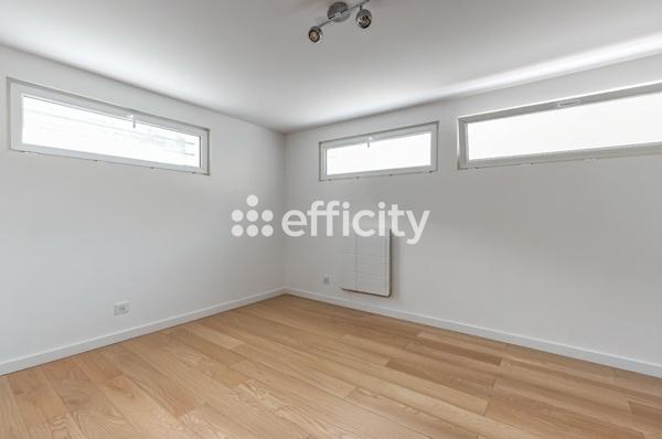 Maison
         7 pièces
        - 160 m² Bien prestige 850 000 € *