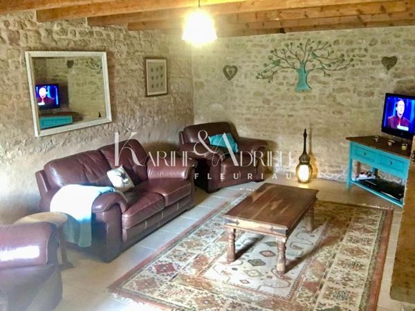 BEL ENSEMBLE IMMOBILIER OFFRANT DEUX MAISONS