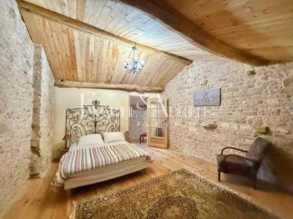 BEL ENSEMBLE IMMOBILIER OFFRANT DEUX MAISONS