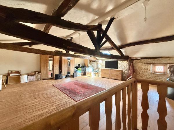 BEL ENSEMBLE IMMOBILIER OFFRANT DEUX MAISONS