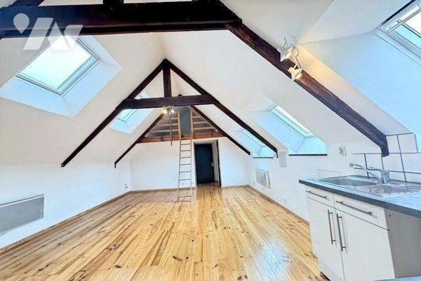 A vendre Ensemble immobilier Moëlan-sur-Mer (29)

Situé au calme, au coeur du bourg, cet ense...