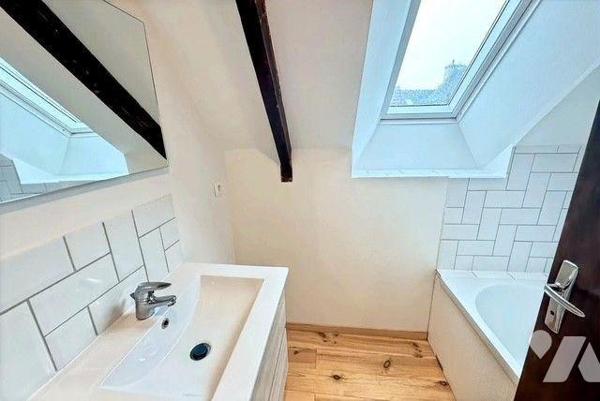 A vendre Ensemble immobilier Moëlan-sur-Mer (29)

Situé au calme, au coeur du bourg, cet ense...