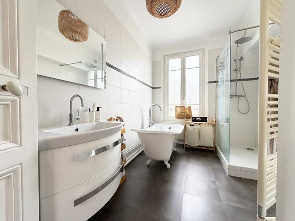 Sublime Type 5 en plein centre-ville