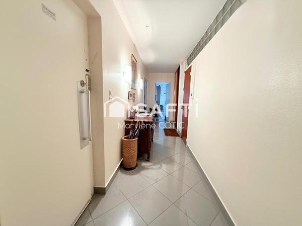 Attique terrasse,ascenseur avec  accès privatif