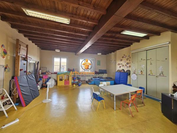 Vente                                                      Immeuble
                        
                     30 pièces                                         à Tarbes