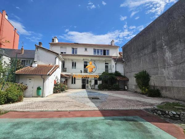 Vente                                                      Immeuble
                        
                     30 pièces                                         à Tarbes
