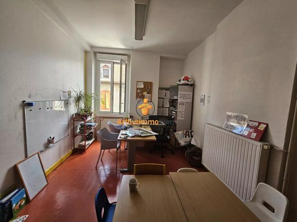 Vente                                                      Immeuble
                        
                     30 pièces                                         à Tarbes