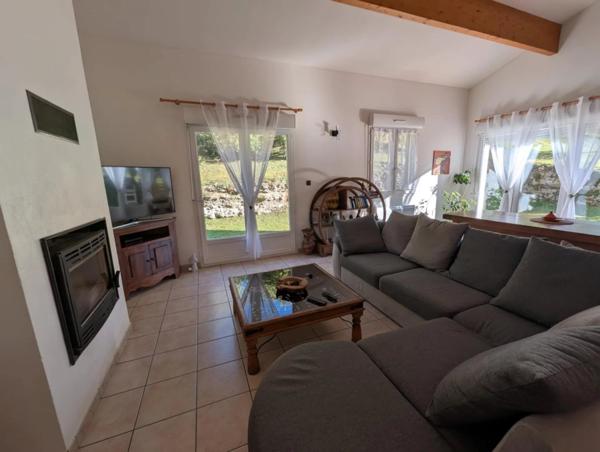 Vente                                                      Maison
                        
                     4 pièces                      122 m2                     à Gourdon