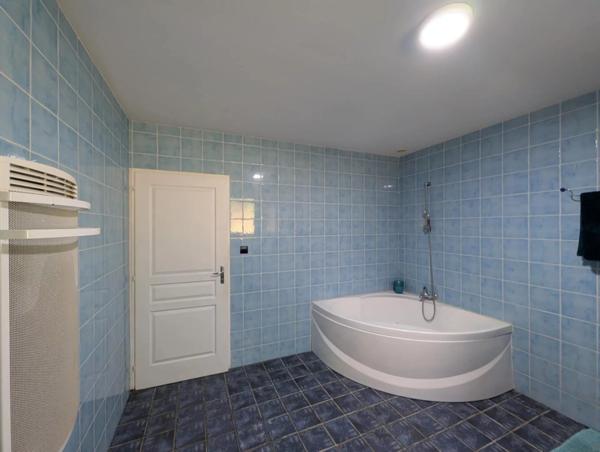Vente                                                      Maison
                        
                     4 pièces                      122 m2                     à Gourdon