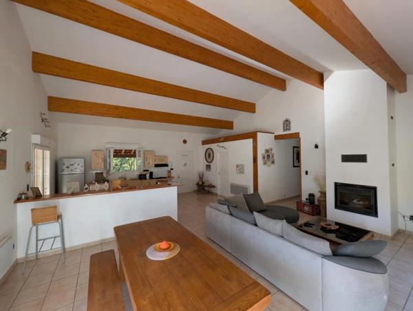 Vente                                                      Maison
                        
                     4 pièces                      122 m2                     à Gourdon