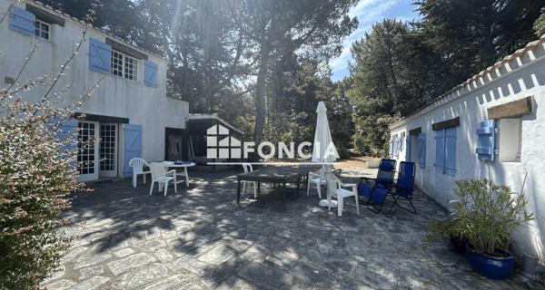 À vendre Maison 10 pièces 240 m² - L'épine 85740