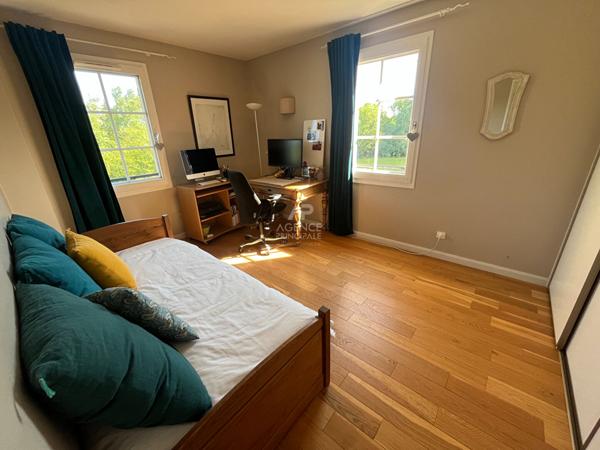 Maison Cergy 7 pièce(s) 187 m2 €645 000 ** - Référence 10989