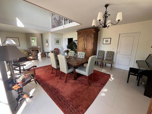 Maison Cergy 7 pièce(s) 187 m2 €645 000 ** - Référence 10989