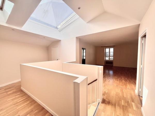 Appartement à louer 800 € CC Morlaix 3 p 102 m² DPE C