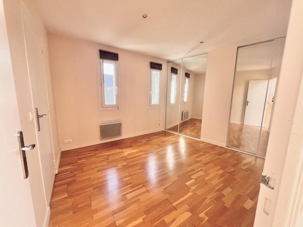 Appartement à louer 800 € CC Morlaix 3 p 102 m² DPE C