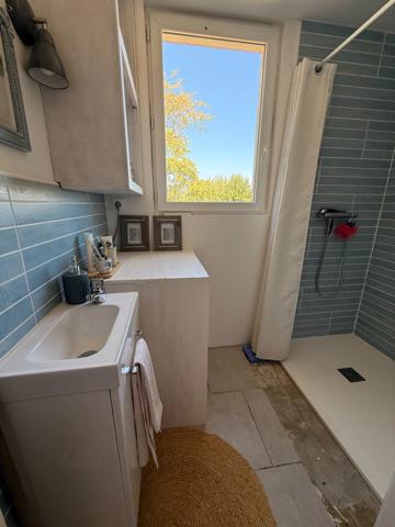 EN EXCLUSIVITE ! Maison en pierre 54m², 2 chambres sur 593m² de terrain + Terrain indépendant de 1420m² 66 500 €