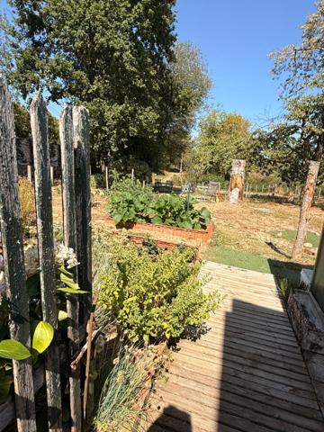 EN EXCLUSIVITE ! Maison en pierre 54m², 2 chambres sur 593m² de terrain + Terrain indépendant de 1420m² 66 500 €