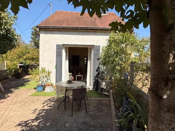 EN EXCLUSIVITE ! Maison en pierre 54m², 2 chambres sur 593m² de terrain + Terrain indépendant de 1420m² 66 500 €