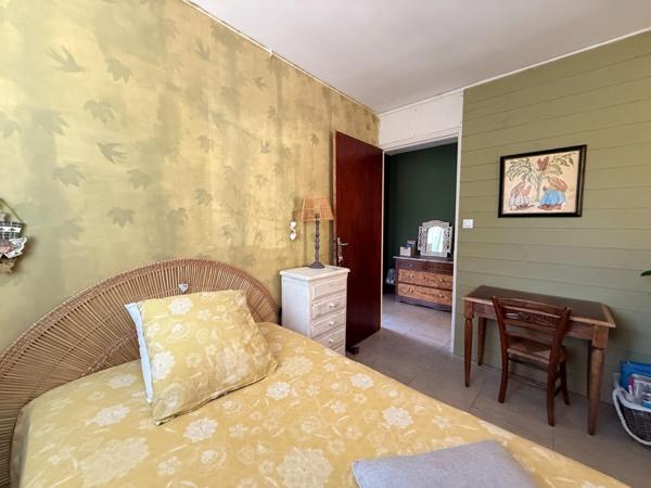EN EXCLUSIVITE ! Maison en pierre 54m², 2 chambres sur 593m² de terrain + Terrain indépendant de 1420m² 66 500 €