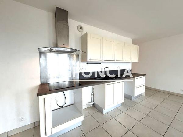 Location Appartement 3 pièces 68.67 m² - 12 COURS DU QUEBEC Bordeaux 33300