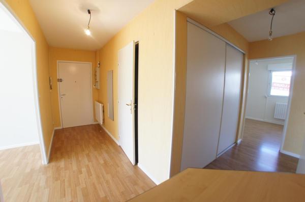 LOCATION TYPE 3 MEUBLE PROCHE CENTRE/CATHO, Angers 49000