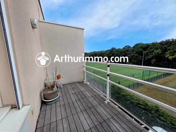 Vente                                                      Appartement
                        
                     4 pièces                      73 m2                     à Savigny-le-Temple