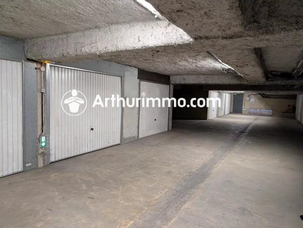 Vente                                                      Appartement
                        
                     4 pièces                      73 m2                     à Savigny-le-Temple
