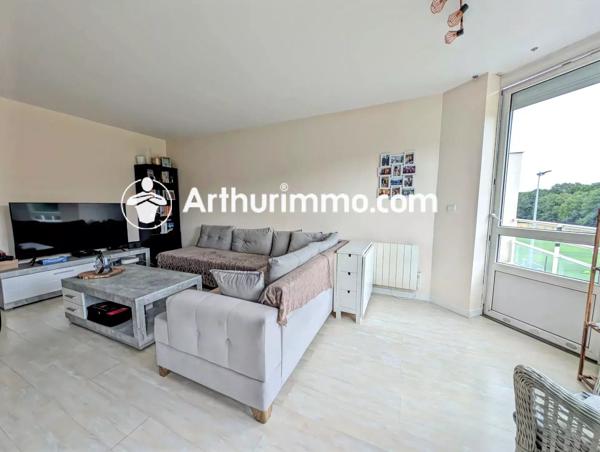 Vente                                                      Appartement
                        
                     4 pièces                      73 m2                     à Savigny-le-Temple