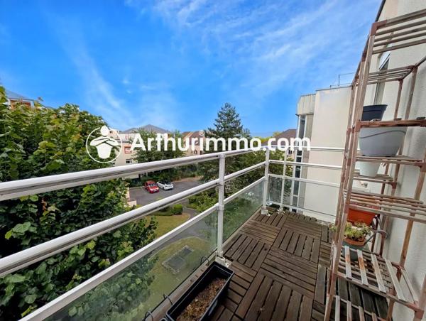 Vente                                                      Appartement
                        
                     4 pièces                      73 m2                     à Savigny-le-Temple
