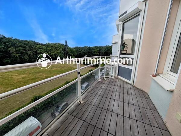 Vente                                                      Appartement
                        
                     4 pièces                      73 m2                     à Savigny-le-Temple