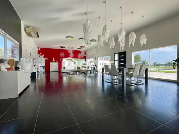 Maison avec dépendances