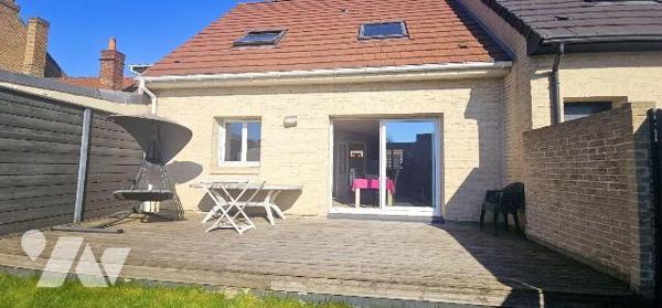 PETITE-SYNTHE MAISON individuelle de construction récente, très lumineuse comprenant :
RDC : E...