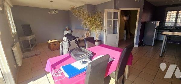 PETITE-SYNTHE MAISON individuelle de construction récente, très lumineuse comprenant :
RDC : E...