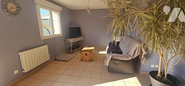 PETITE-SYNTHE MAISON individuelle de construction récente, très lumineuse comprenant :
RDC : E...