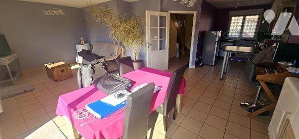 PETITE-SYNTHE MAISON individuelle de construction récente, très lumineuse comprenant :
RDC : E...