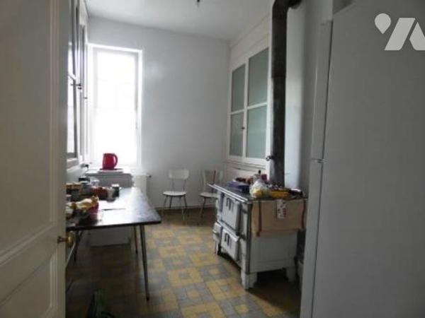 ORBEC. PROPRIETE de CARACTERE au coeur de la ville