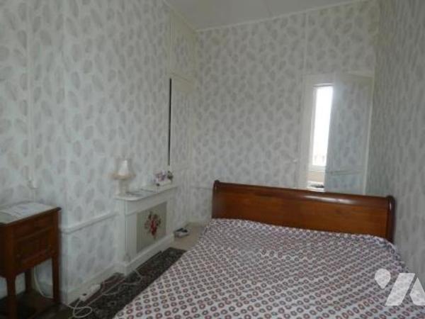 ORBEC. PROPRIETE de CARACTERE au coeur de la ville