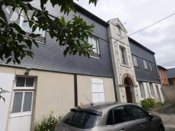 ORBEC. PROPRIETE de CARACTERE au coeur de la ville