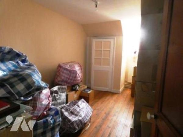 ORBEC. PROPRIETE de CARACTERE au coeur de la ville