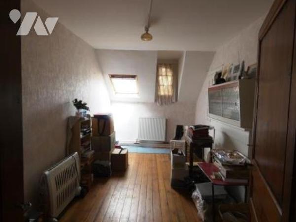 ORBEC. PROPRIETE de CARACTERE au coeur de la ville