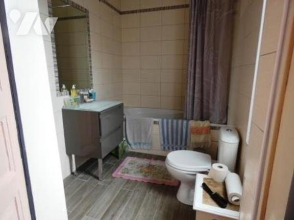 ORBEC. PROPRIETE de CARACTERE au coeur de la ville